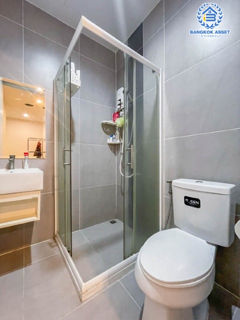 *****ทาวน์เฮ้าส์มือสองย่านกรุงเทพมหานคร ม.แฮปปี้วิลล์ เทิดราชัน-ดอนเมือง เนื้อที่ 17.9 ตร.ว. ฟังก์ชัน 3 ห้องนอน 2 ห้องน้ำ 2 ที่จอดรถ แถมฟรี! 2 เครื่องปรับอากาศ 1 เครื่องทำน้ำอุ่น บนทำเลเชื่อมต่อทั้งถ.วิภาวดี, ถ.สรงประภา, ถ.ศรีสมาน ใกล้สนามบินดอนเมือง รถไฟฟ้าสายสีแดง "สถานีดอนเมือง" และทางด่วน "ศรีสมาน"